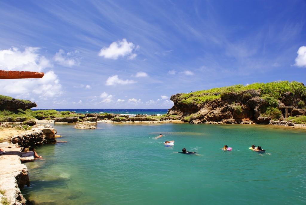 Swimming Guam | ©Tony Chen/Flickr