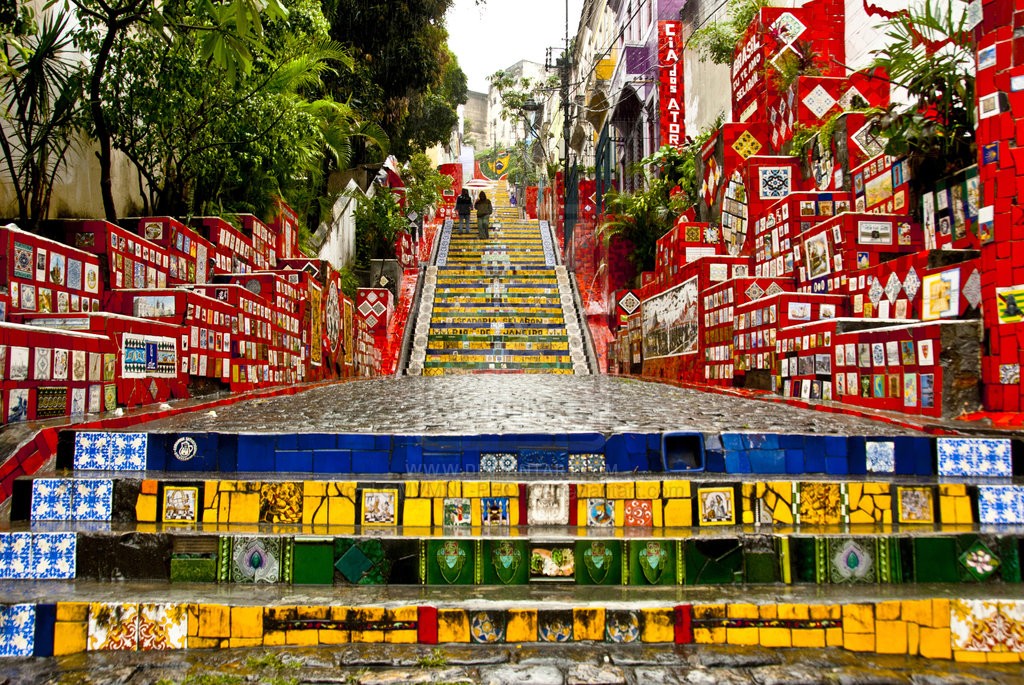 The Selarón steps are one of the most famous tourist attractions in Rio de Janeiro © Collectif Les Enfants / Flickr 