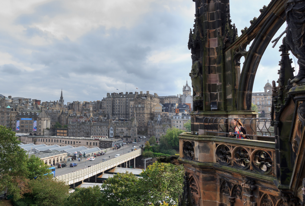 View over the old town from Scott Monument © Fw42 / Flickr
