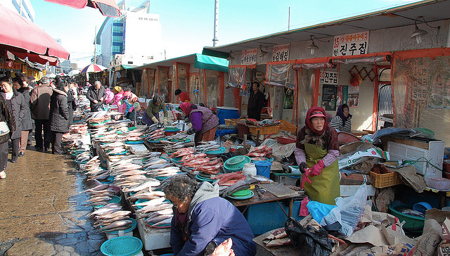 Fish Market |© LWYang /Flickr