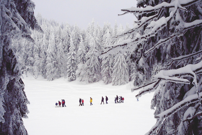 A tribe on a frozen lake | © Francois Schnell, Flickr