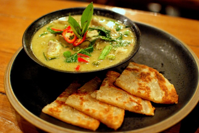  Green curry | © Takeaway/WikiCommons