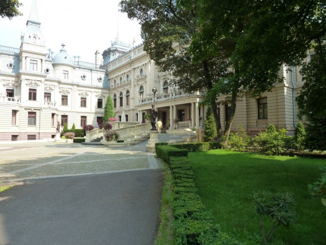 Poznanski Palace Interior court | © Score Beethoven/WikiCommons