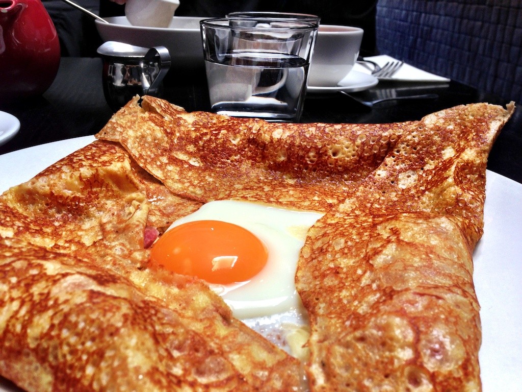 Breton crepe with fried egg, ham and cheese | © Katherine Lim/Flickr