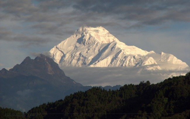 View of Khangcendzonga (C) Flickr/proxygeek