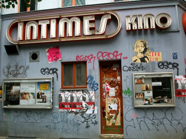 Kino Intimes: staff entrance | © Martin aka Maha / Flickr 