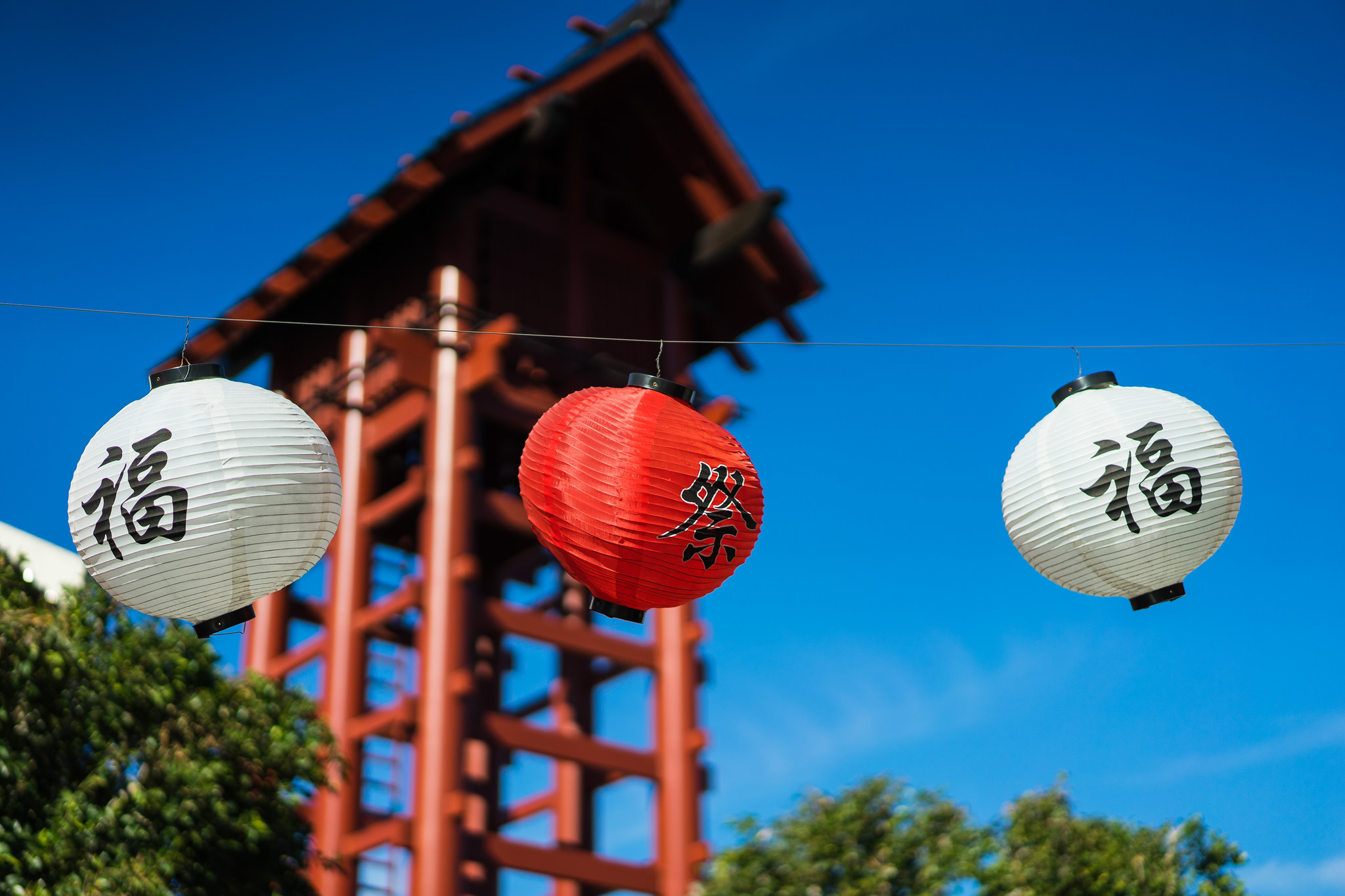 Little Tokyo lanterns © Mark Fischer/Flickr