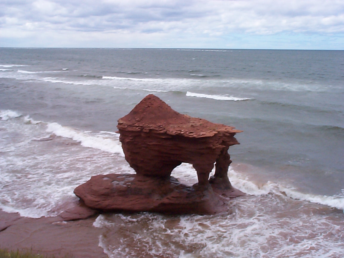 Teapot Rock, PEI | © Rob Durdle / Flickr