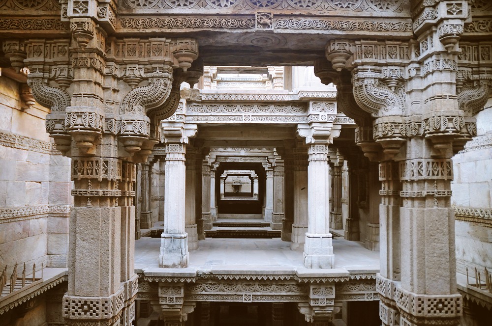 Adalaj ni Vav | © Koshy Koshy / Flickr