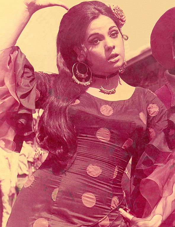 bollywood 60s dress style