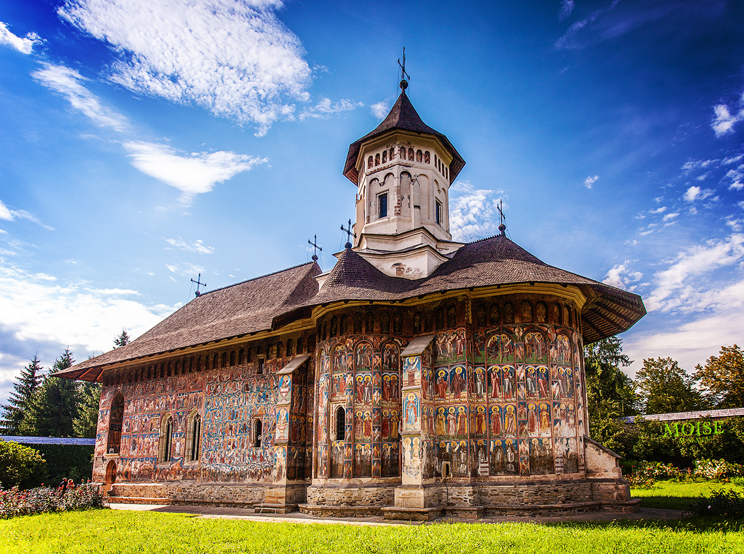 Painted Monastery in Romania | © Alex Moise/WikiCommons