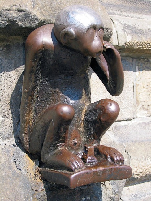 The magic Guardhouse monkey of Mons | © Jean-Pol Grandaunt/Wikimedia Commons