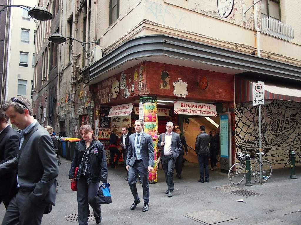 Degraves St exit from Flinders St Station Dec 2012 ©Nick-D/WikimediaCommons