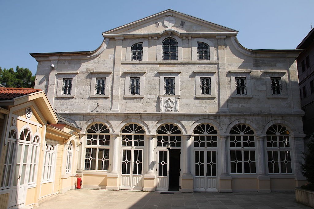 1280px-Church_of_St._George,_Istanbul_(August_2010)