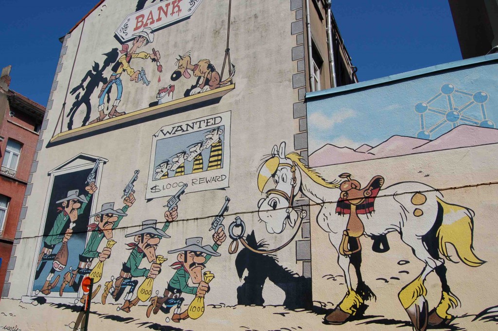 All over Brussels boring edifices are transformed into scenes straight out of Belgian comics | © Olivier van de Kerchove/courtesy of visitbrussels.be