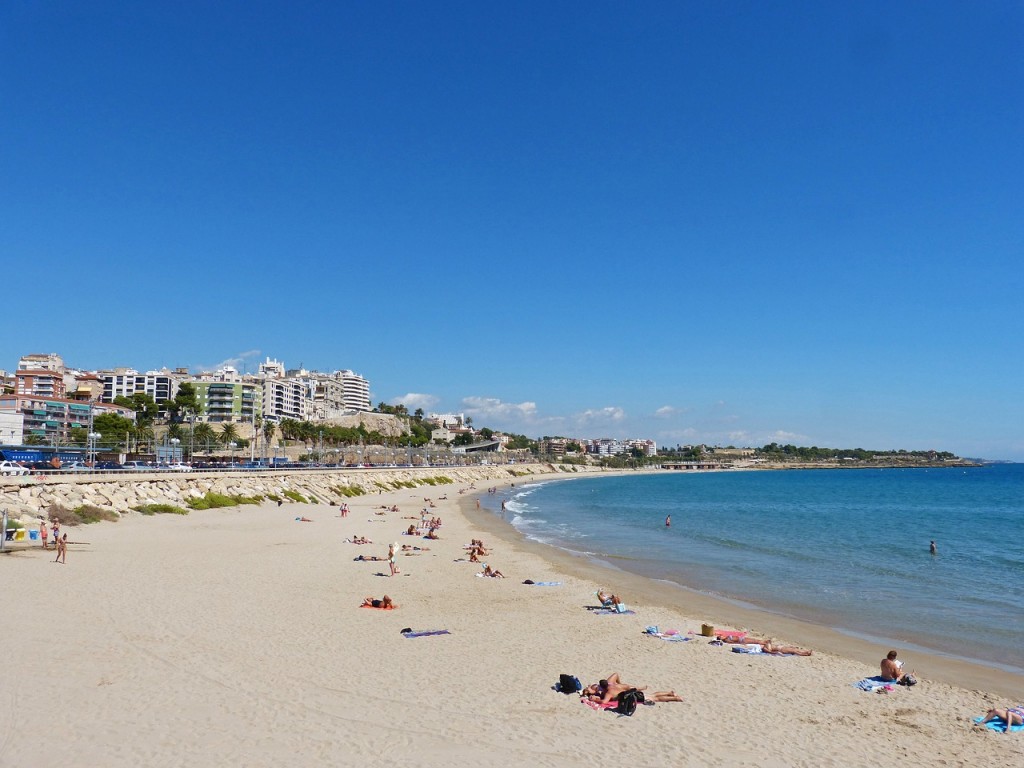 Miracle Beach, Tarragona | ©makamuki0 / Pixabay