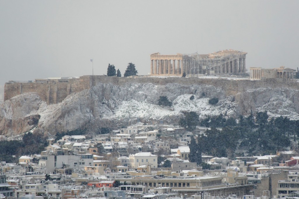 The Acropolis of Athens with snow during the snowstorm of 16 and 17-2-2008 © Georgios Alexandris / Shutterstock