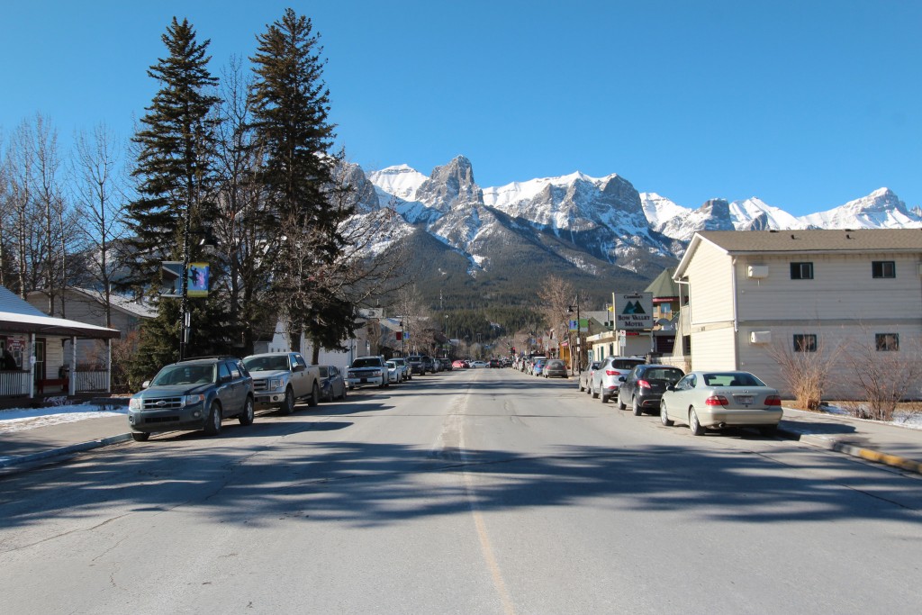 Downtown Canmore © Dave Bloggs007 / Flickr