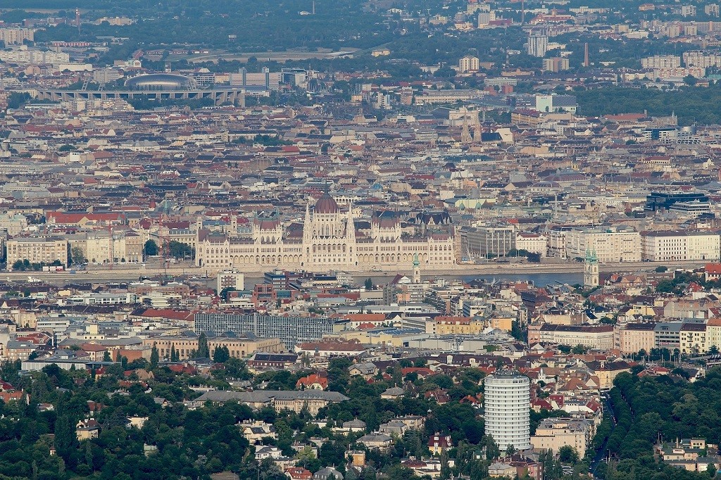 Budapest from janos hill| © Prabhu Balakrishnan / Flickr cc