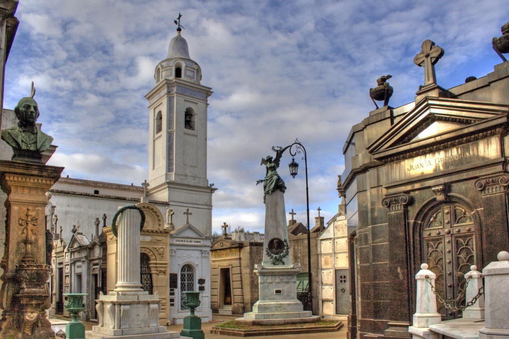 Besides bars and nightclubs, Recoleta is "home" to Eva "Evita" Peron / Wikimedia