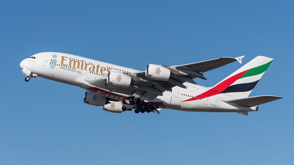 Emirates A380-800 airplane |© Julian Herzog / Wikipedia 