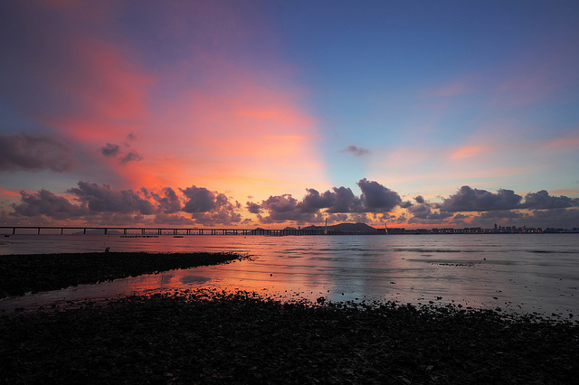 Sunsets in Shenzhen can be breathtaking | (c) Leo Wan / flickr