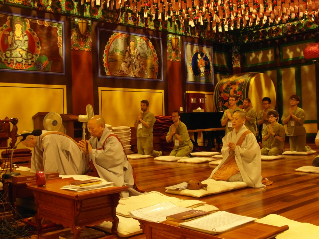 Templestay program at Myogaksa Temple, Seoul | © Graham Well / Flickr