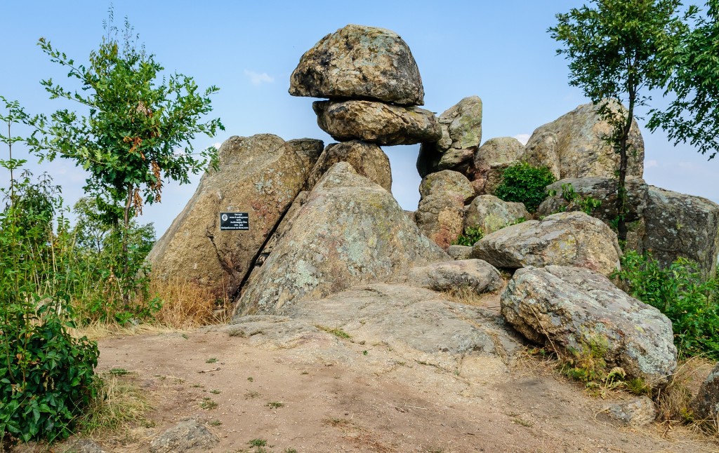 The Buzovgrad Megalith