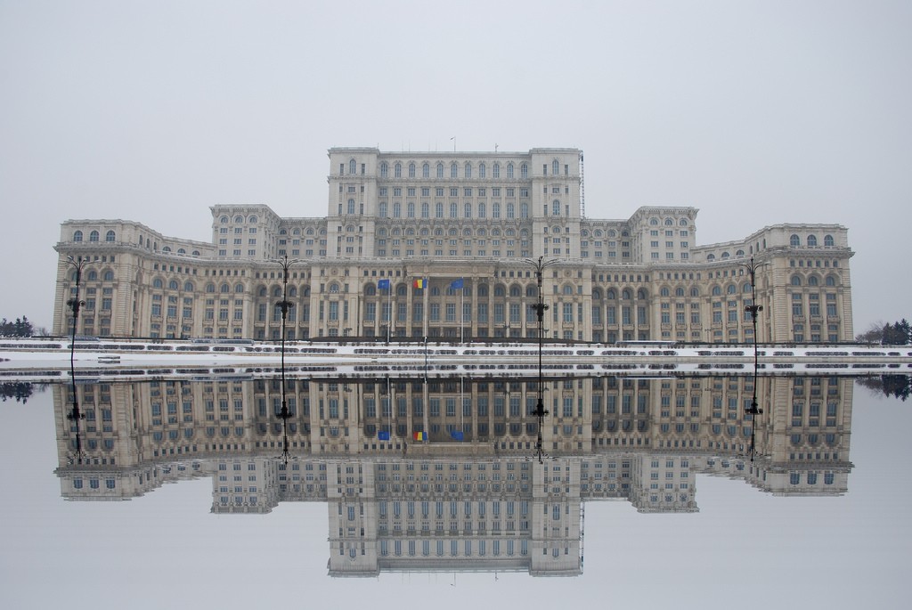 Le MNAC est hébergé par le Palais du Parlement | © George M Goutas / Flickr