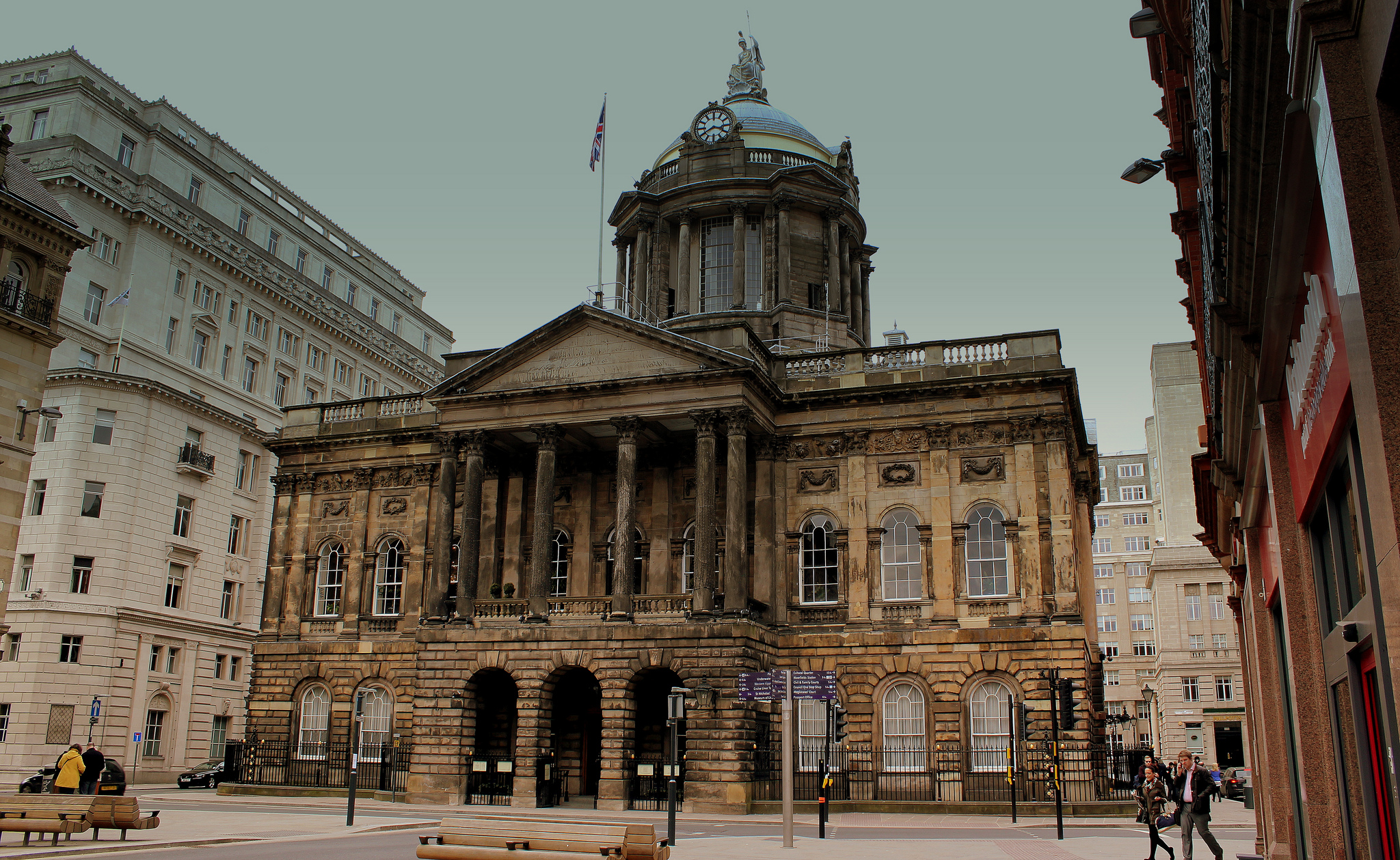 liverpool-town-hall--calflier001-flickr.jpg