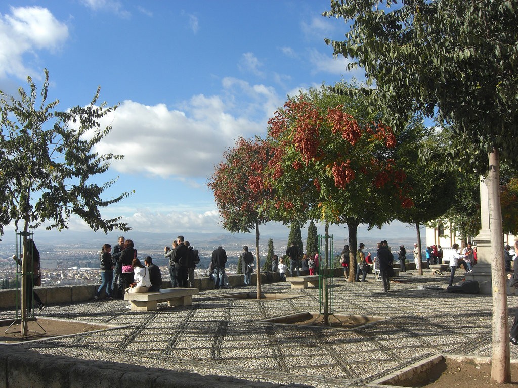 Granada´s free walking tours explore the streets and squares of its old Arabic quarter; Olivier Bruchez, flickr