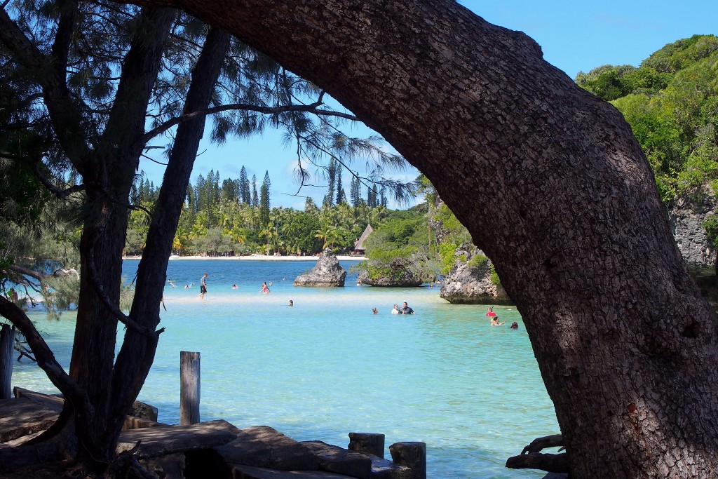 Beach on the Isle of Pines, New Caledonia | © Taryn / Flickr 