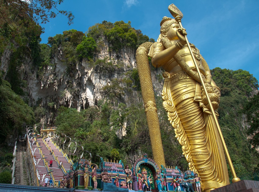 Murugan - Batu Cave Entrance | (c)Rob Alter / Flickr 