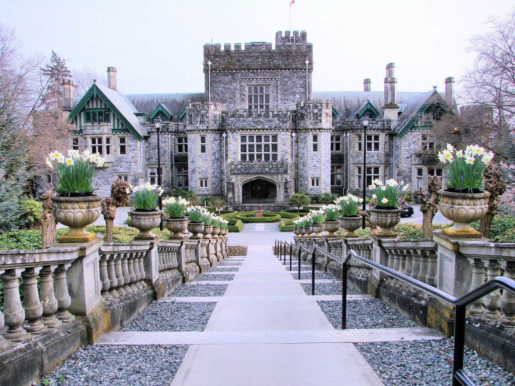 Hatley Castle at Royal Roads University | © Sheri Terris / Flickr