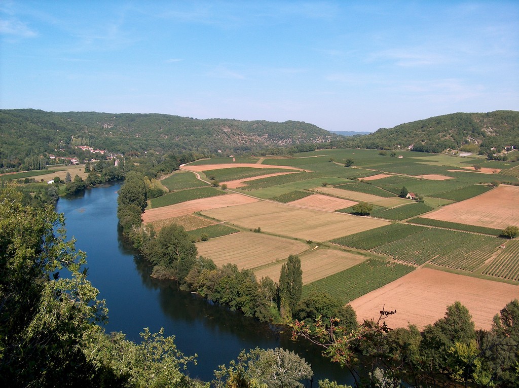 The Lot river is where to find the Cahors Malbec known for tobacco and apple flavours | © Lapastoure Didier/Flickr