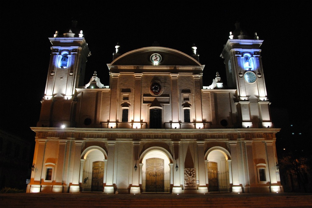 Catedral de Asunción by night © Leandro Neumann Ciuffo / Flickr