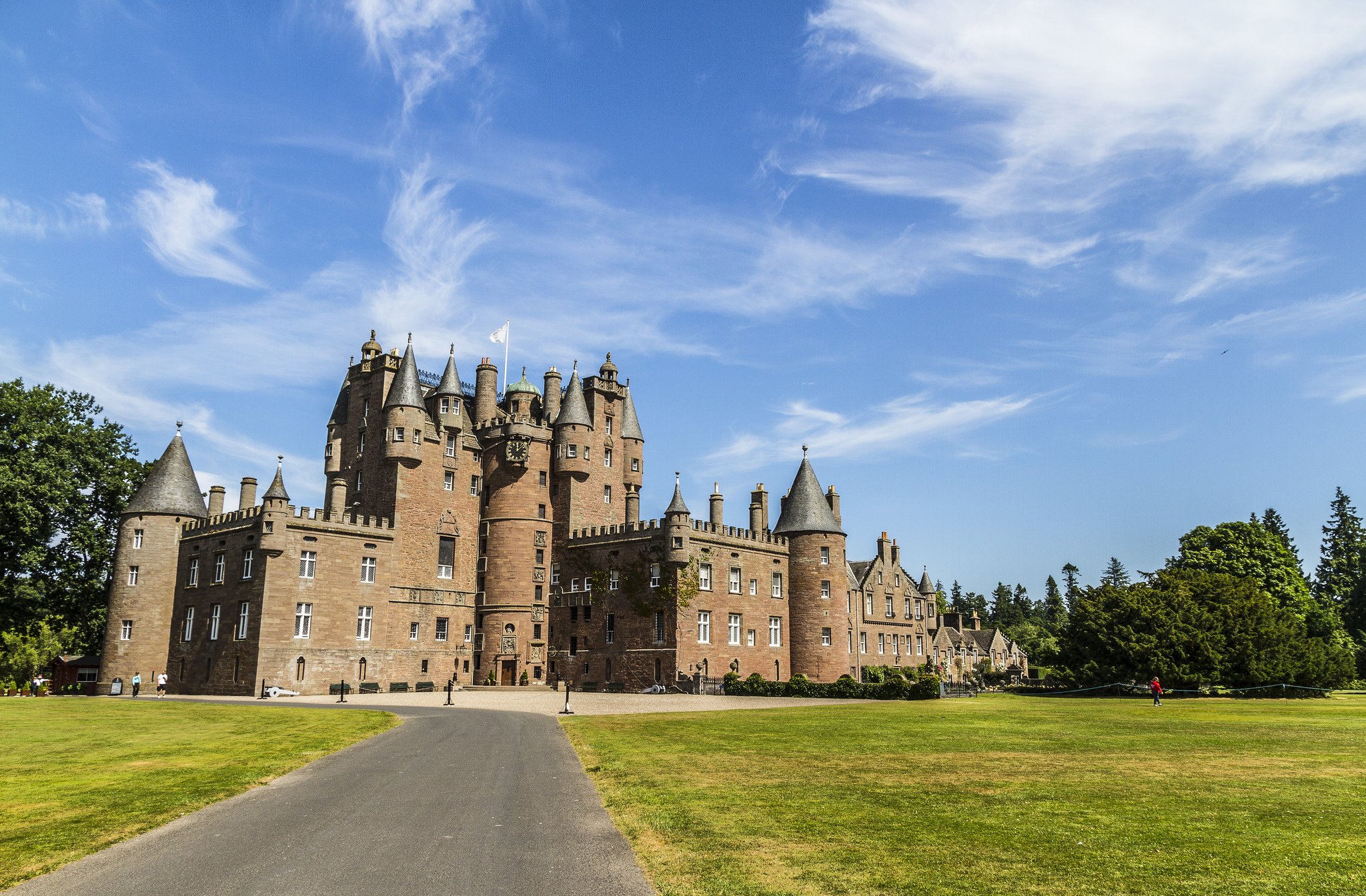 Castle name. Замок Гламз. Scotland in the past.