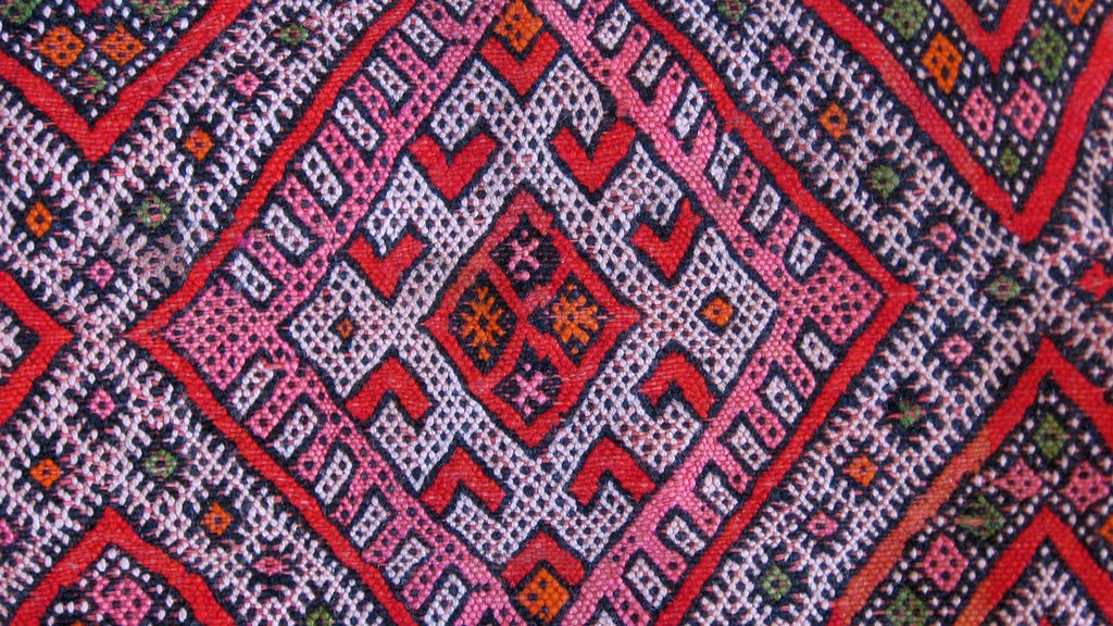 Bright colours of a Berber carpet | © 16:9clue / Flickr
