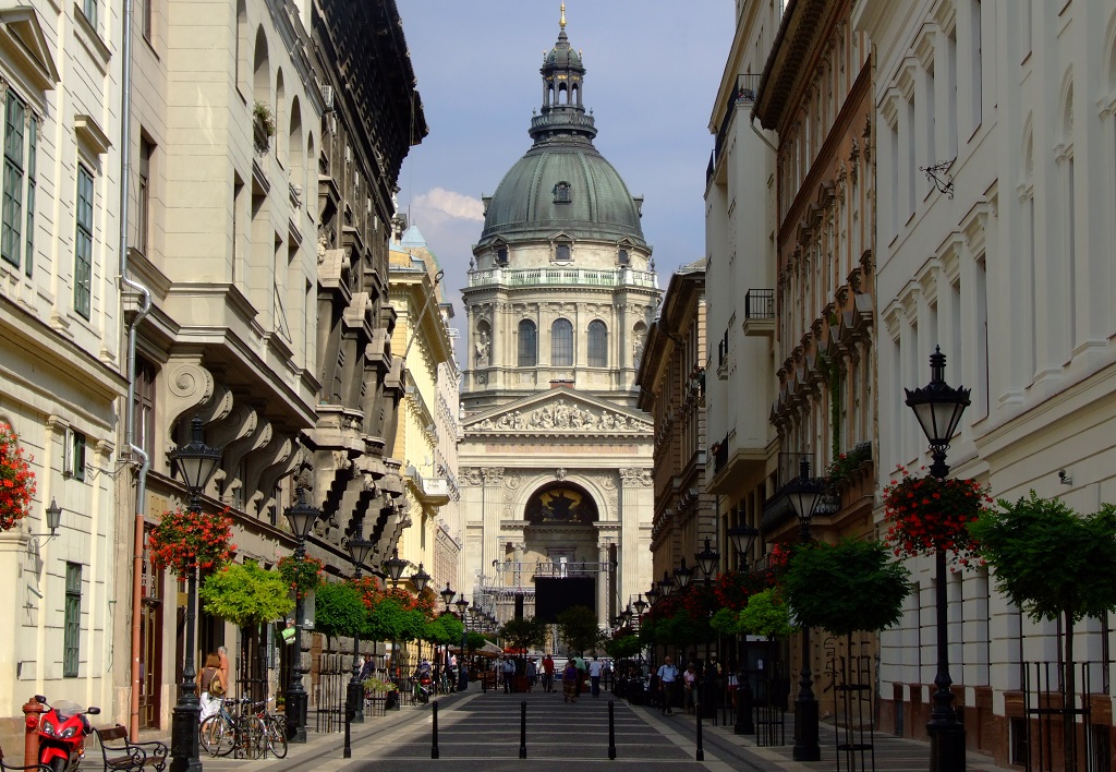 The Ultimate Neighbourhood Guide to Budapest