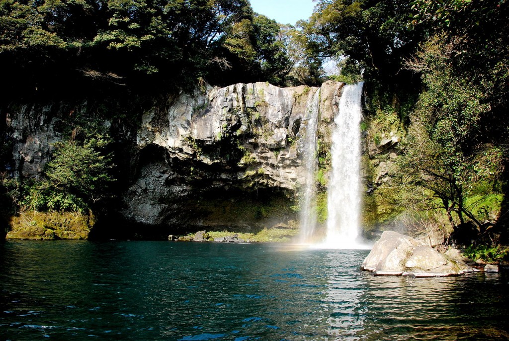 Cheonjiyeon Falls, Jeju Island | © Martin Chen