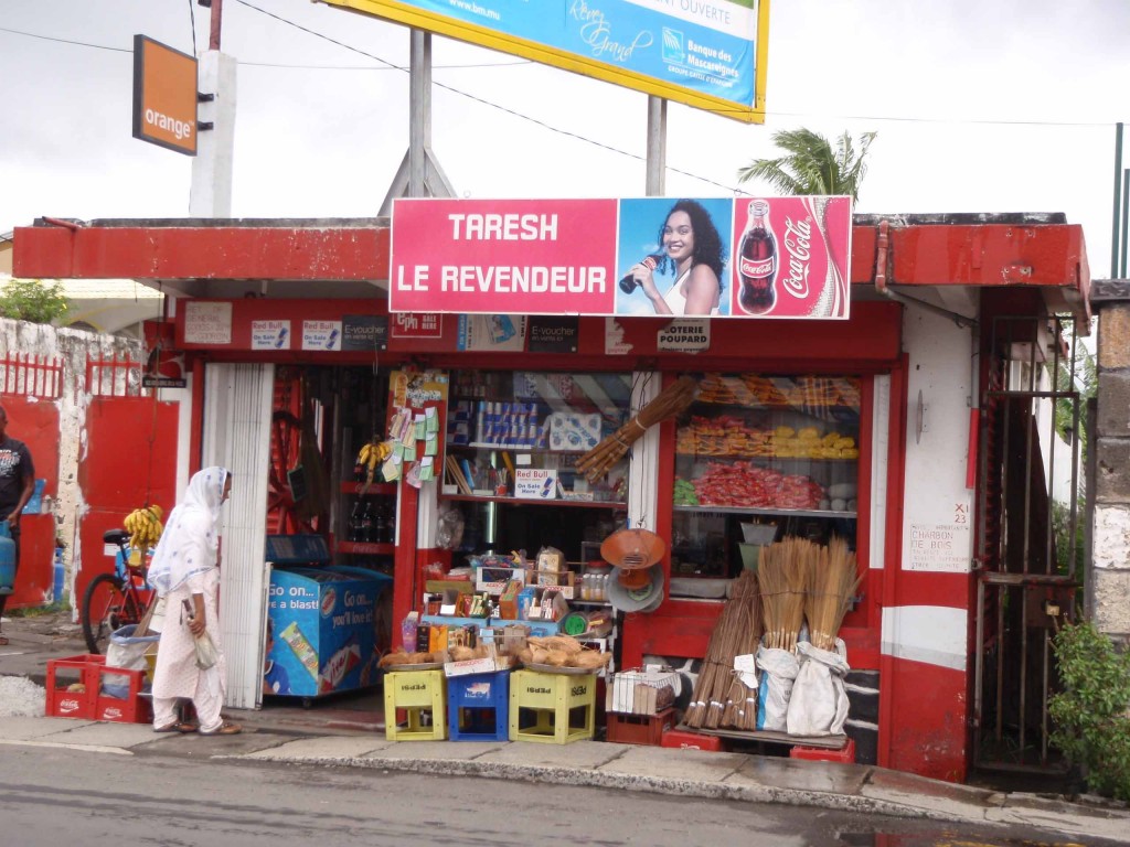 Shop Front in Mahebourg|© Wikimedia Commons