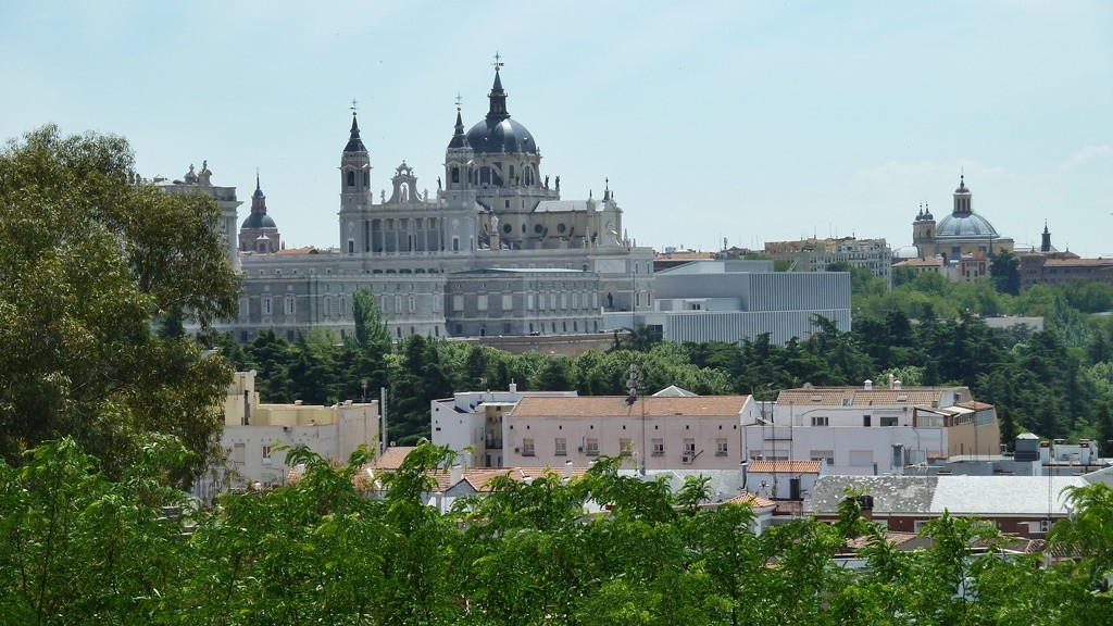A view of the palace and cathedral | © Lori Zaino