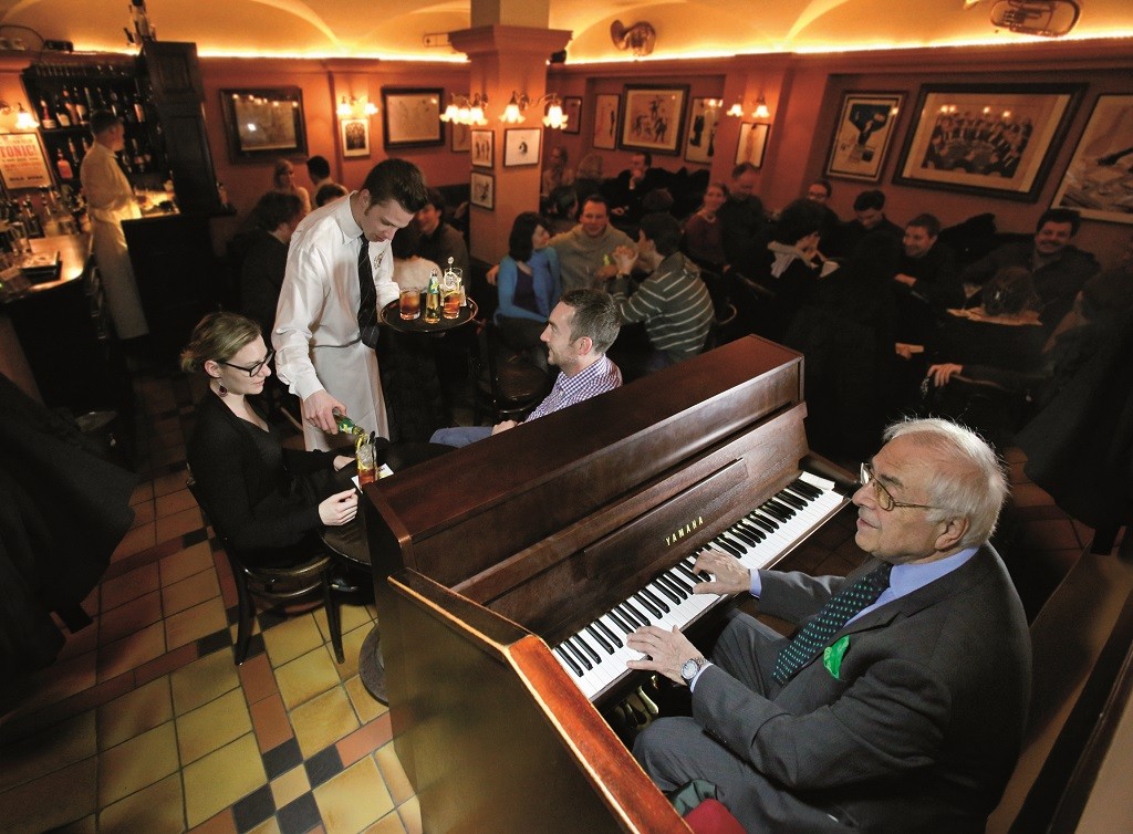 Piano Room at Pusser's © Pusser's 