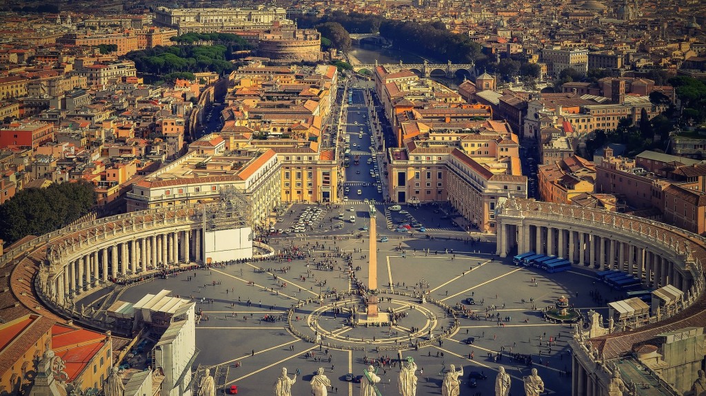 Piazza San Pietro | © pixabay https://pixabay.com/it/roma-il-vaticano-italia-1945033/