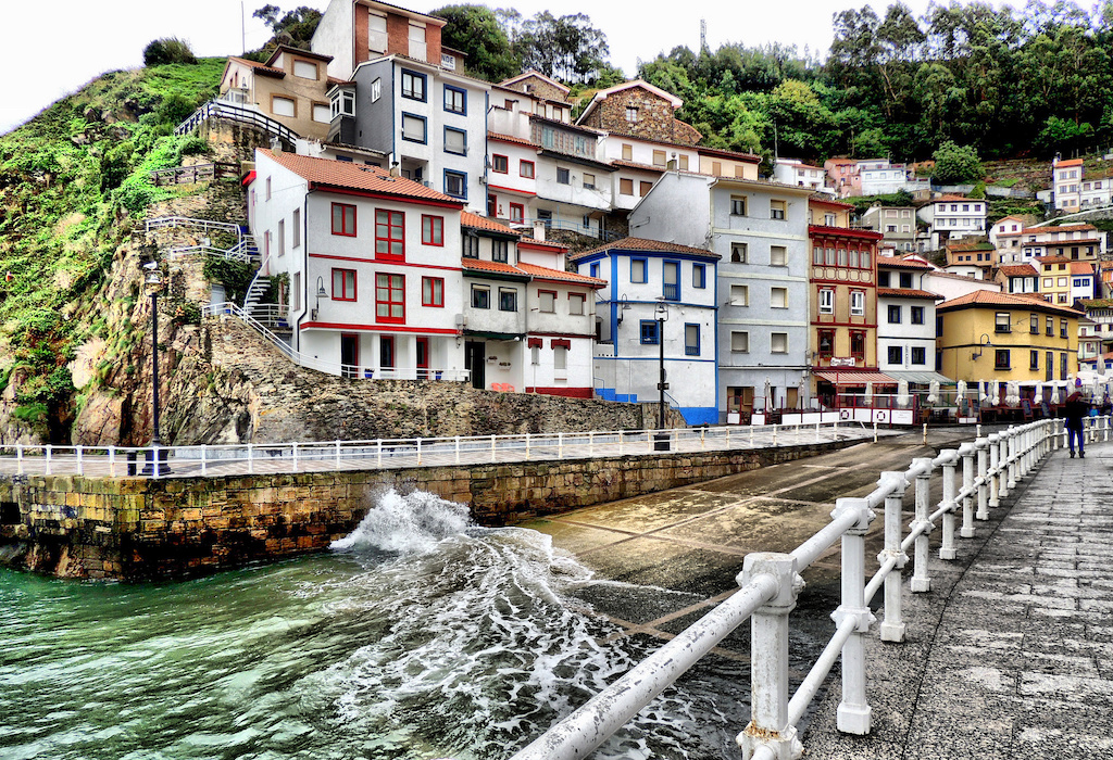 The houses of Cudillero © Jose Luis Cernadas Iglesias