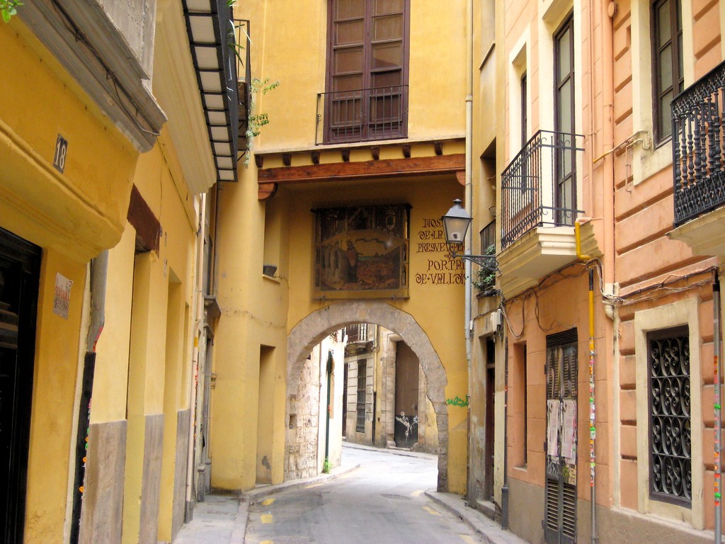 Portal de la Valldigna, Valencia. © Flickr/carquinyol