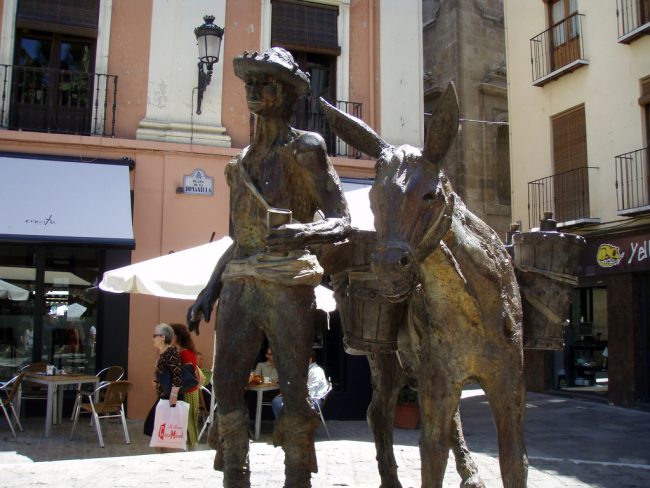 <a href="https://www.flickr.com/photos/daquellamanera/">Granada's Plaza Romanilla, or 'Donkey Square', is a great place to enjoy tapas in spring | © Daniel Lobo/Flickr</a>