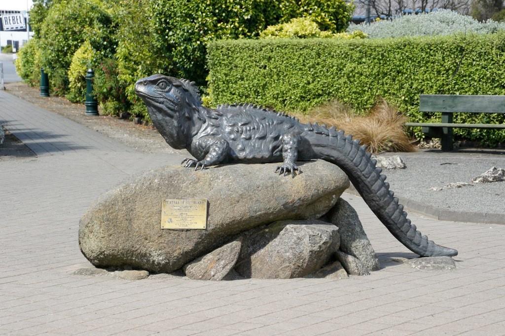 Tuatara Statue Outside the Southland Museum | © ItravelNZ/Flickr