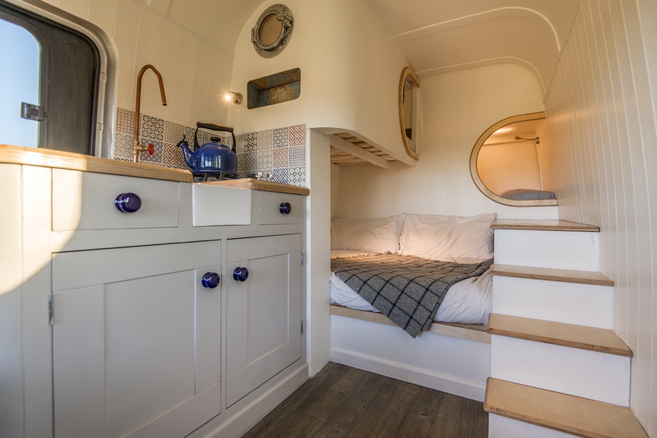 This Ordinary Van Has Been Turned Into An Amazing Tiny Home