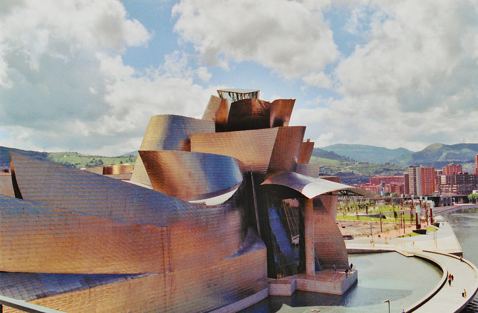 The Guggenheim in Bilbao © SarahTz